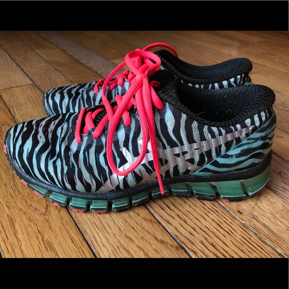 asics zebra